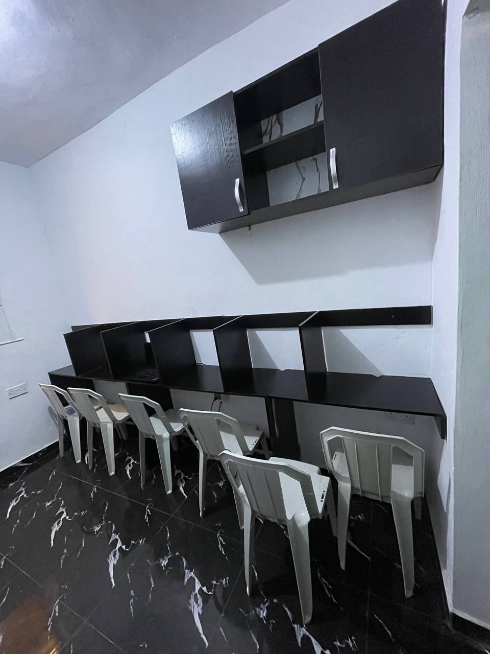 Desks at ZoneIn Hub